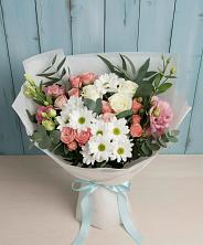 Букет цветов из:  Розы, Лизиантусы и Хризантемы в Новоалександровске
