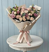 Букет цветов из:  Розы и Лизиантусы в Новоалександровске