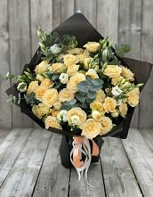 Букет цветов из:  Розы и Лизиантусы в Новоалександровске