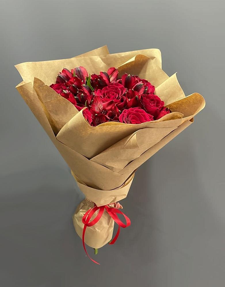 Букет цветов из: Альстромерии и Розы в Новоалександровске