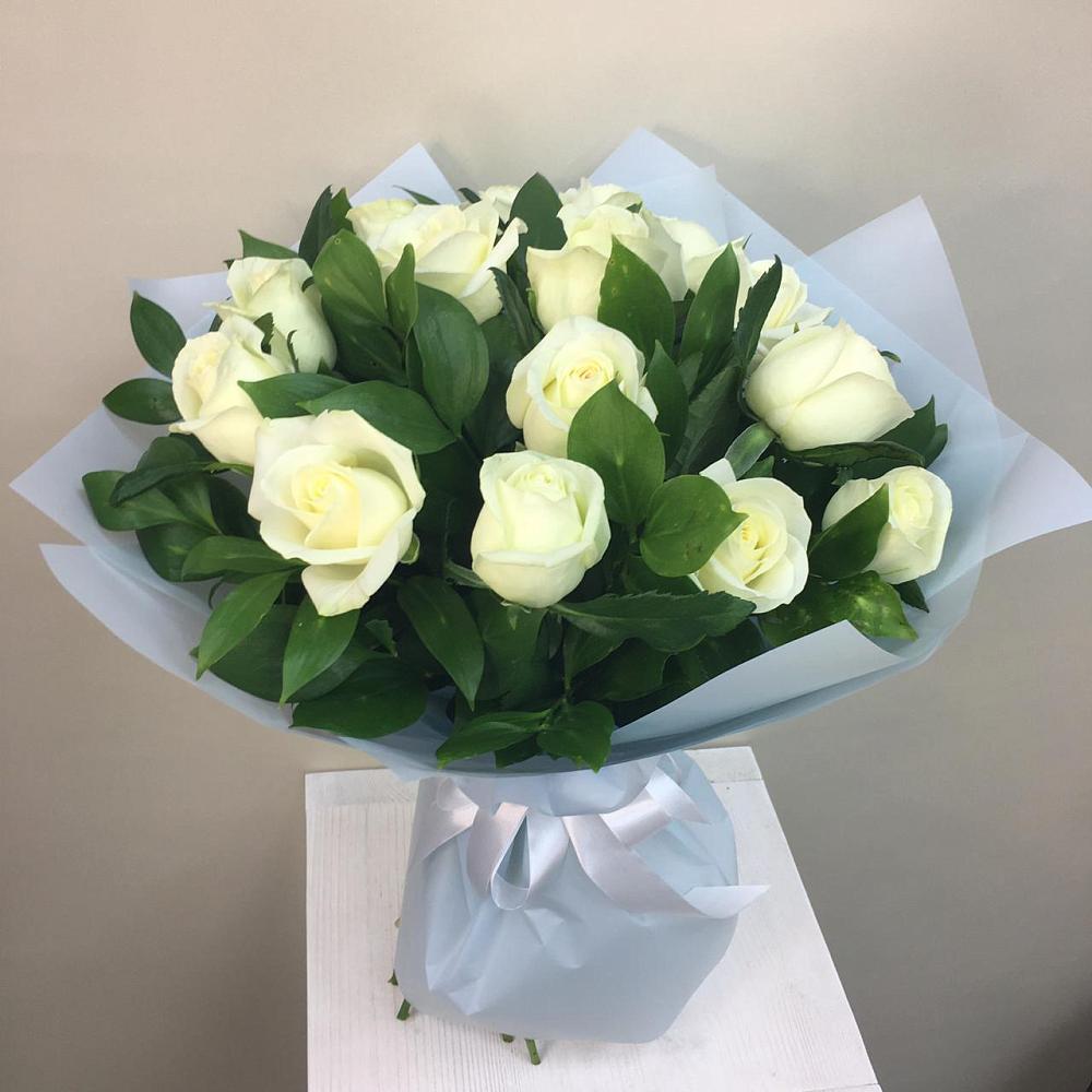 Букет 15 Белых роз Проуд в Новоалександровске