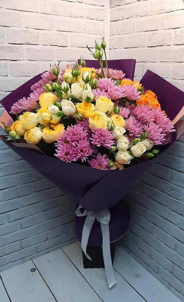 Букет цветов из: Хризантемы и Розы в Новоалександровске
