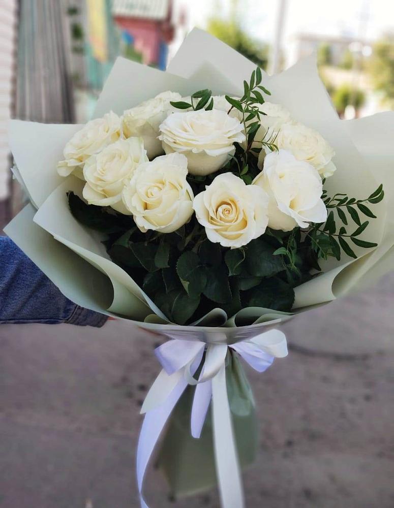 Букет Белые розы Проуд в Новоалександровске