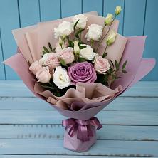 Букет цветов из:  Розы и Лизиантусы в Новоалександровске