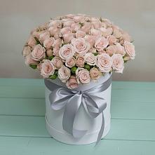 Цветочная композиция из Розы в шляпной коробке в Новоалександровске