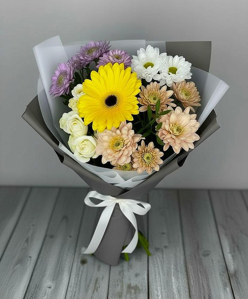 Букет цветов из: Розы, Герберы и Хризантемы в Новоалександровске