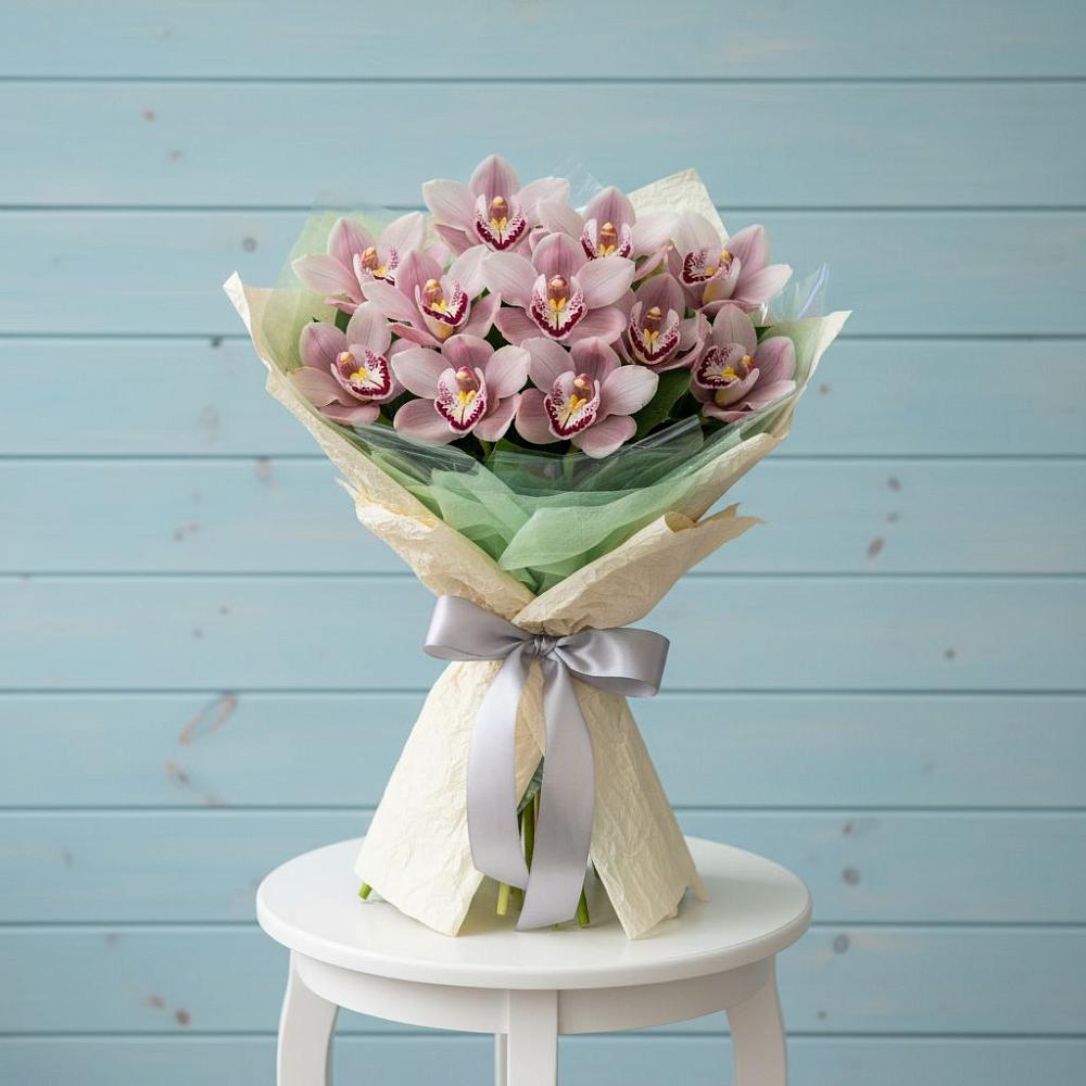 Букет цветов из: Орхидеи и Розы в Новоалександровске