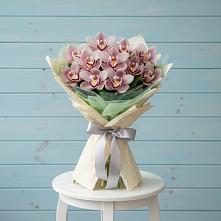 Букет цветов из:  Орхидеи и Розы в Новоалександровске