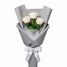 Букет 3 белые розы в Новоалександровске