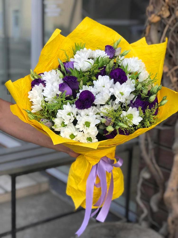 Букет цветов из: Ирисы, Хризантемы и Ромашки в Новоалександровске