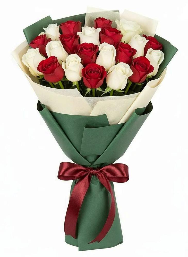 Букет Микс из красных и белых роз в Новоалександровске