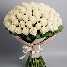 Букет 101 беля роза Белоснежка в Новоалександровске