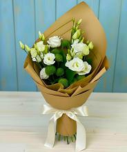 Букет цветов из:  Хризантемы и Лизиантусы #REPLACE_PRED# Новоалександровске