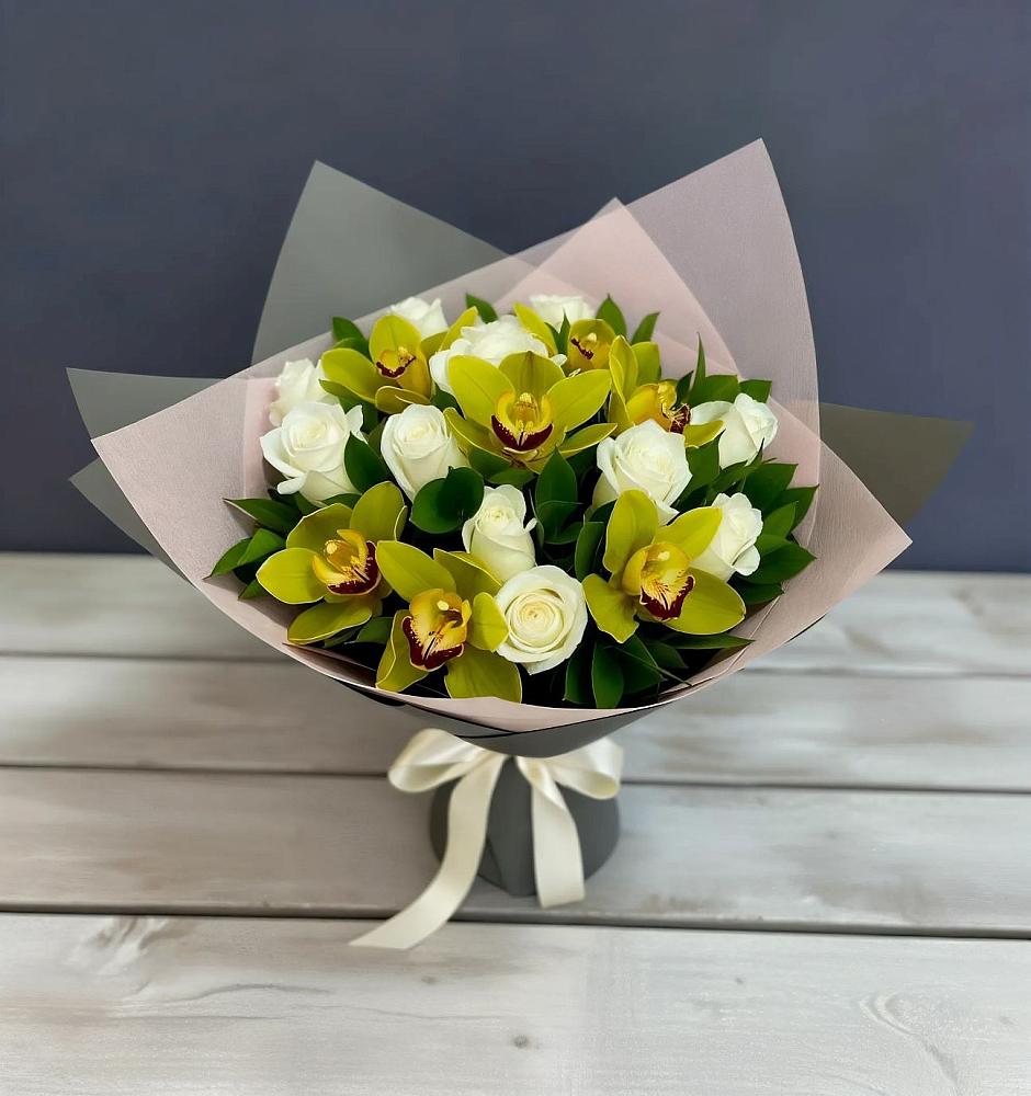 Букет цветов из: Орхидеи и Розы в Новоалександровске