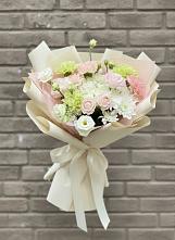 Букет цветов из:  Гвоздики, Розы, Лизиантусы и Хризантемы в Новоалександровске