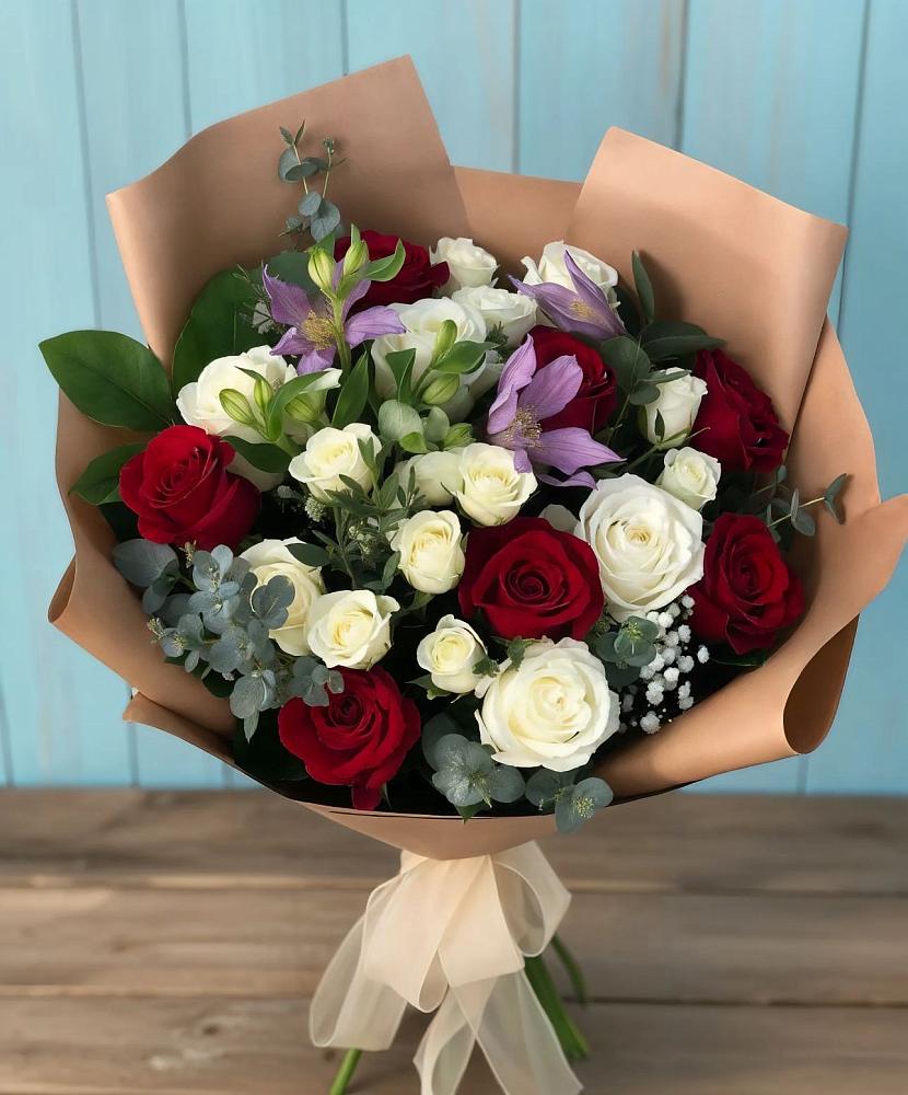 Букет цветов из: Розы и Альстромерии в Новоалександровске