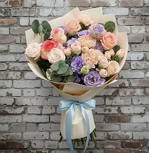 Букет цветов из:  Розы, Лизиантусы и Гвоздики в Новоалександровске