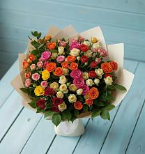 Букет Микс из разноцветных кустовых роз в Новоалександровске